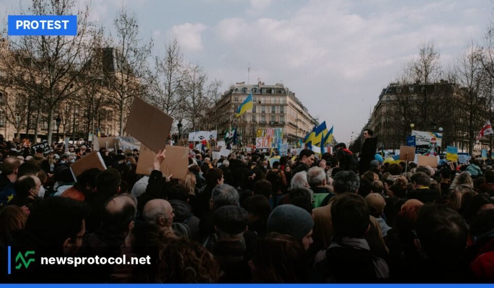 Police enforce curfew as protesters gather on Paris streets during France protests today