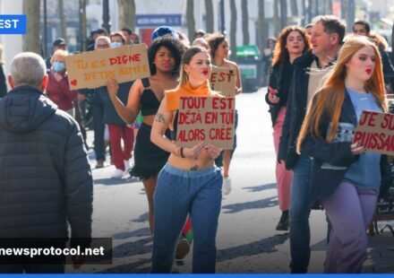 Crowd of French demonstrators marching in city streets during the 2026 protests