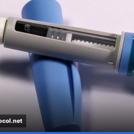 A weekly weight loss injection pen and its packaging on a plain clinical surface